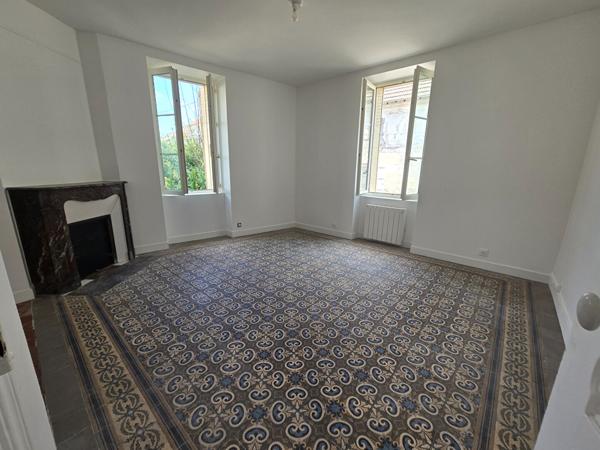 A louer - Maison de ville Chambry 114 m2 avec jardin