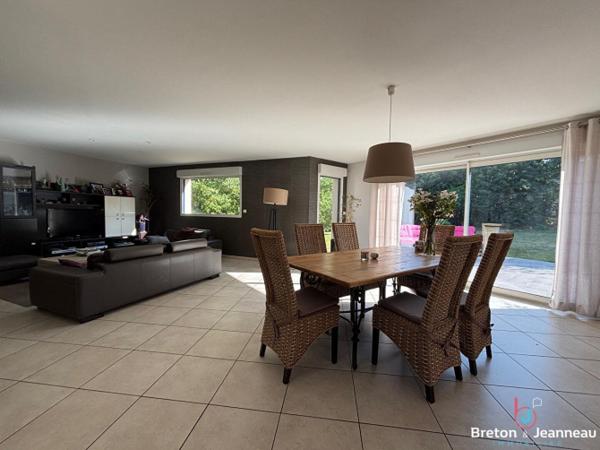 Maison Chateau Gontier Sur Mayenne 6 pièce(s) 200 m2