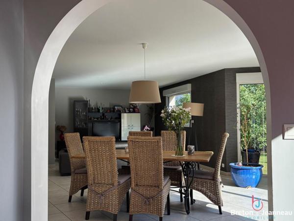 Maison Chateau Gontier Sur Mayenne 6 pièce(s) 200 m2