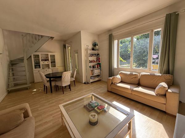 Maison Bouc Bel Air 5pièce(s) d'environ 104 m², sous sol, terrain de 839m², piscine