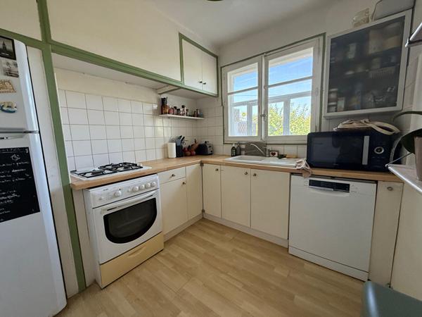 Maison Bouc Bel Air 5pièce(s) d'environ 104 m², sous sol, terrain de 839m², piscine