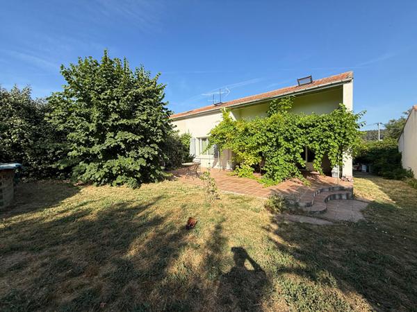 Maison Bouc Bel Air 5pièce(s) d'environ 104 m², sous sol, terrain de 839m², piscine