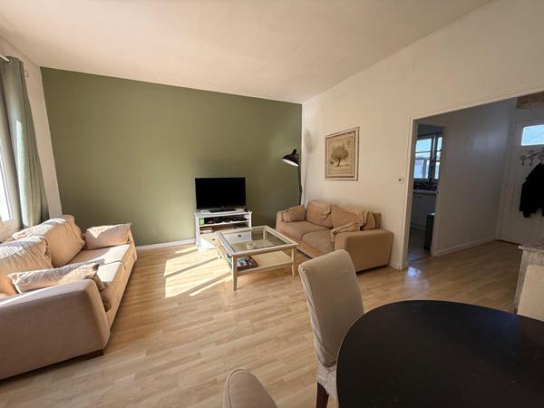 Maison Bouc Bel Air 5pièce(s) d'environ 104 m², sous sol, terrain de 839m², piscine