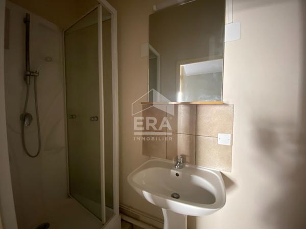 A louer appartement équipé type 1 bis hyper centre-ville Châteauroux