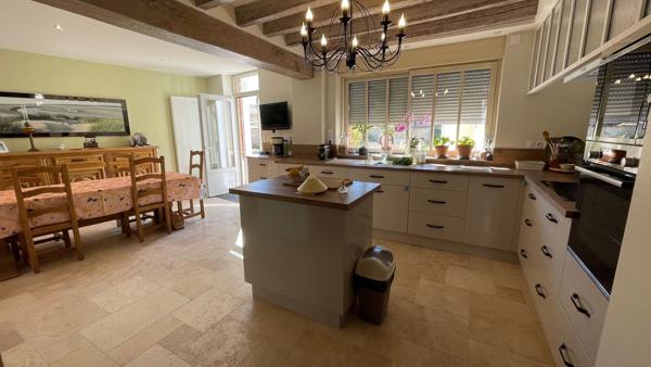 Maison 8 pièces 189.67 m2