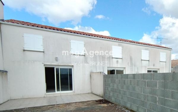 Immeuble à CHARRON, 17230 - 175m²