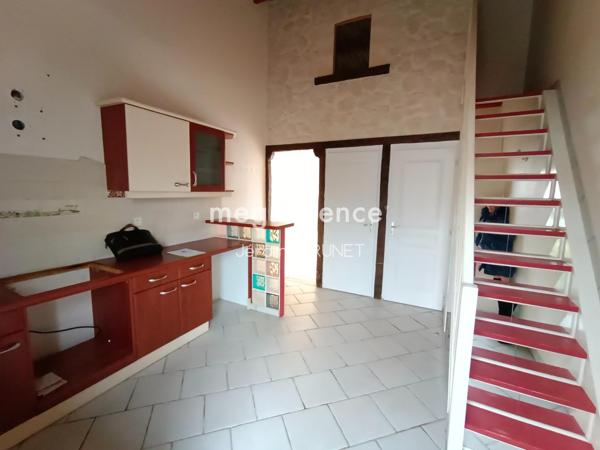 Immeuble à CHARRON, 17230 - 175m²