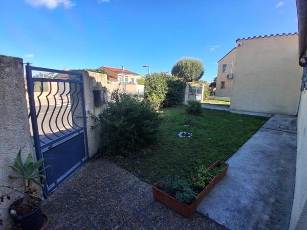 Plain pied - 3 chambres - garage - 568 m² terrain