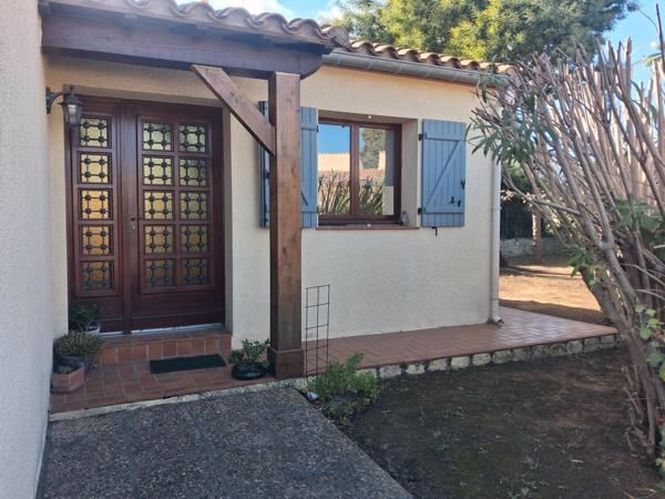 Plain pied - 3 chambres - garage - 568 m² terrain