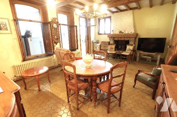 Exclusivité !
Charmante maison individuelle 3 chambres, véranda, garage et terrain.