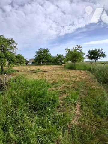 À découvrir, Sur la commune de MESNILS-SUR-ITON, Roman,  beau terrain à bâtir d'une superficie ...