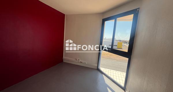À vendre Local commercial 250 m² - Niort 79000