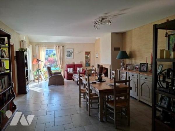 Bon emplacement pour cette maison en parfait état de 118 m2