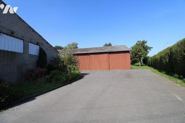 ENSEMBLE IMMOBILIER - A VENDRE - BOURBOURG.

SITUE A PROXIMITE DES AXES AUTOROUTIERS ET DE TO...