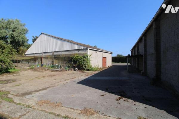 ENSEMBLE IMMOBILIER - A VENDRE - BOURBOURG.

SITUE A PROXIMITE DES AXES AUTOROUTIERS ET DE TO...