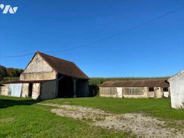 CORPS DE FERME avec  terrain d'environ 4ha8a