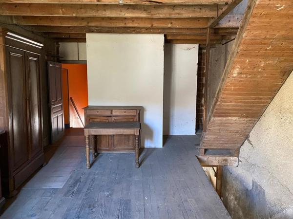 Maison à renover , proche neufchateau