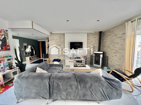 PAVILLON DE PLAIN PIED 4 CHAMBRES DONT UNE SUITE PARENTALE + DOUBLE GARAGE A SAINT MAXIRE !