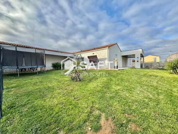 PAVILLON DE PLAIN PIED 4 CHAMBRES DONT UNE SUITE PARENTALE + DOUBLE GARAGE A SAINT MAXIRE !