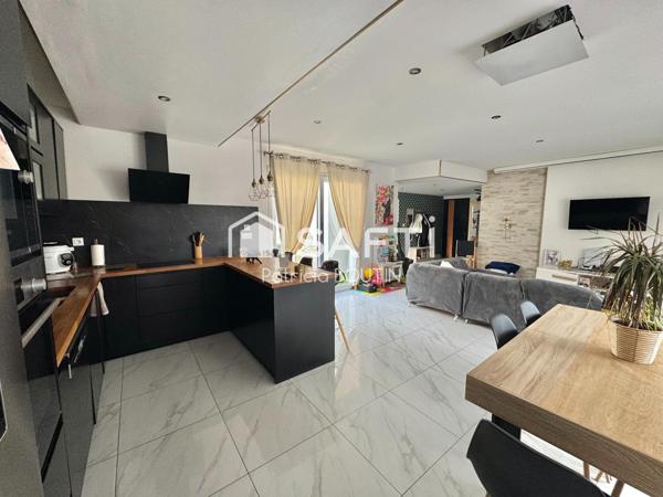 PAVILLON DE PLAIN PIED 4 CHAMBRES DONT UNE SUITE PARENTALE + DOUBLE GARAGE A SAINT MAXIRE !