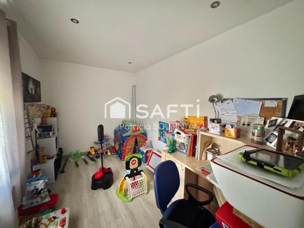 PAVILLON DE PLAIN PIED 4 CHAMBRES DONT UNE SUITE PARENTALE + DOUBLE GARAGE A SAINT MAXIRE !