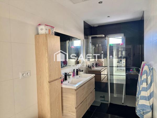 PAVILLON DE PLAIN PIED 4 CHAMBRES DONT UNE SUITE PARENTALE + DOUBLE GARAGE A SAINT MAXIRE !