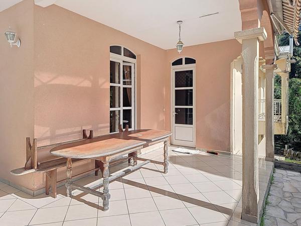 Demeure de charme T7 avec grand jardin arboré