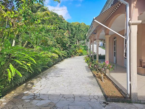 Demeure de charme T7 avec grand jardin arboré