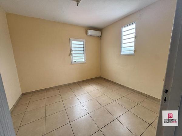 Maison F4 lumineuse, quartier calme avec terrasse et parking