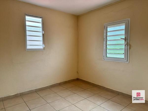 Maison F4 lumineuse, quartier calme avec terrasse et parking