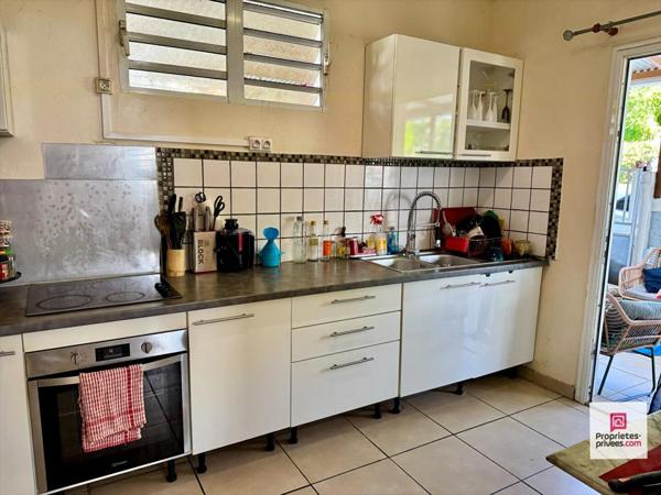 Maison F4 lumineuse, quartier calme avec terrasse et parking