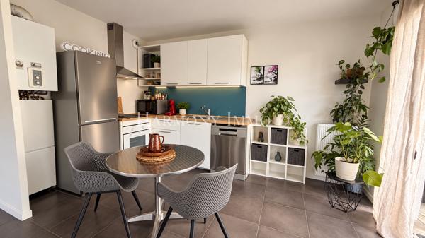 T2 de 43 m² avec terrasse et parking – résidence récente