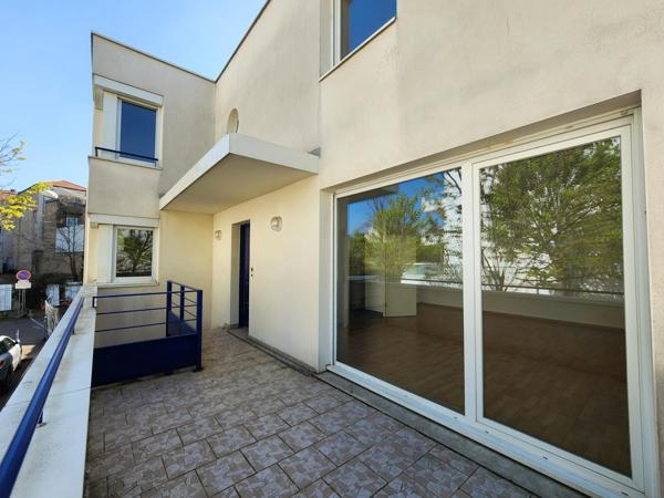 Maison/appartement avec terrasse et garage
