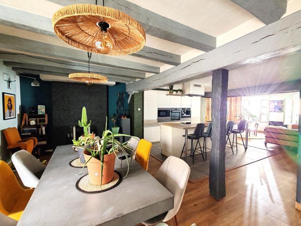 Charmante maison de ville /  5 chambres / grande pièce de vie