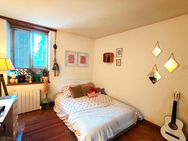 Charmante maison de ville /  5 chambres / grande pièce de vie