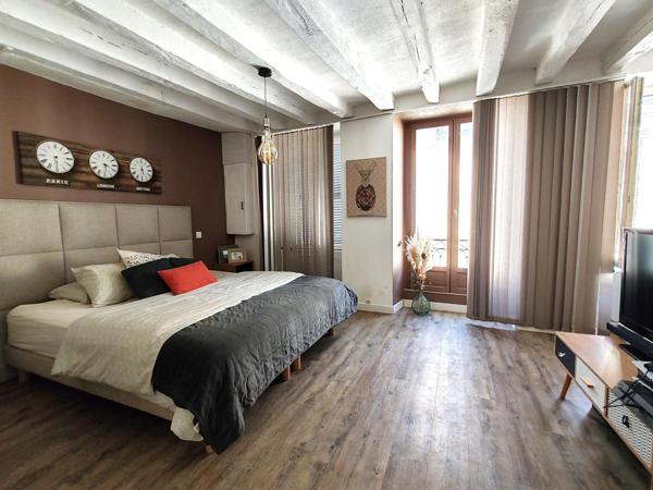 Charmante maison de ville /  5 chambres / grande pièce de vie