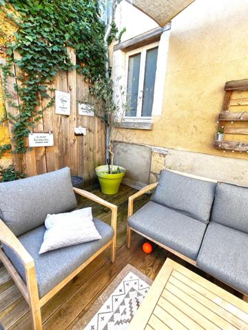 Charmante maison de ville /  5 chambres / grande pièce de vie