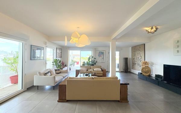 Appartement à vendre    4 pièces • 143,11 m2 La Rochelle