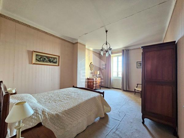 A VENDRE - LANÇON PROVENCE - Maison de Village de 150m² avec cour privative - 4/5 chambres - Combles aménageables de 80m²