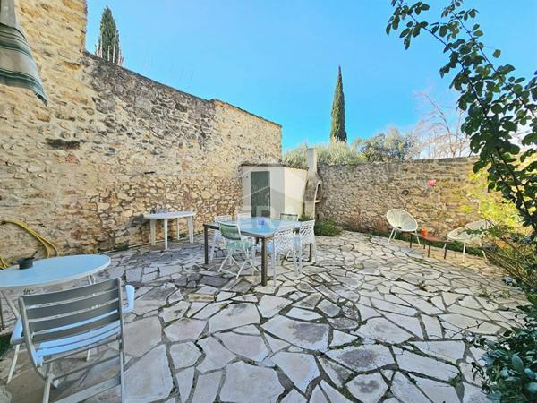 A VENDRE - LANÇON PROVENCE - Maison de Village de 150m² avec cour privative - 4/5 chambres - Combles aménageables de 80m²