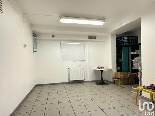 Location atelier 243 m² Paris 20