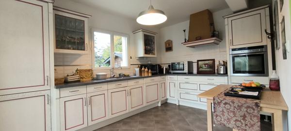 Maison de plain-pied au coeur de Tiercé : 5 pièce(s) 117 m2