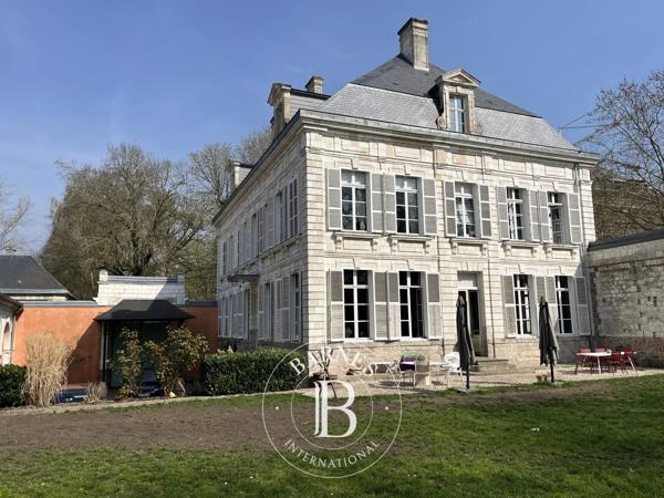 Arras, Hôtel particulier 5 Chambres -  480 m² à vendre