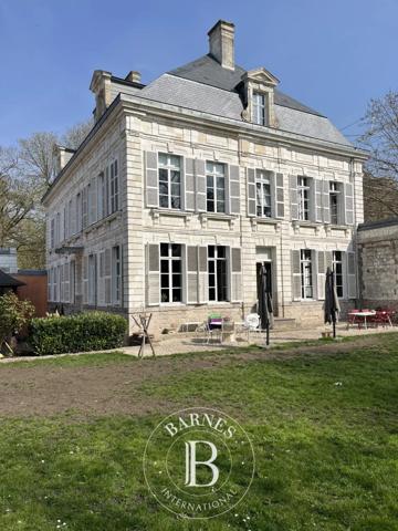 Arras, Hôtel particulier 5 Chambres -  480 m² à vendre