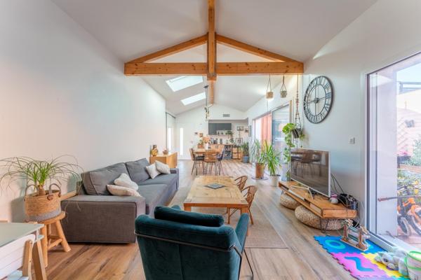 Maison de type arcachonnaise de 105 m2 - 3 chambres, jardin, abri et stationnement privatif