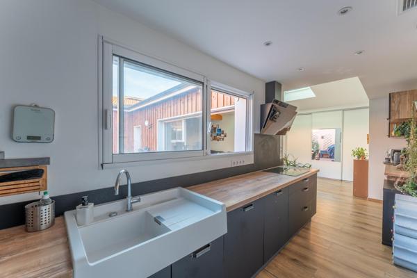 Maison de type arcachonnaise de 105 m2 - 3 chambres, jardin, abri et stationnement privatif