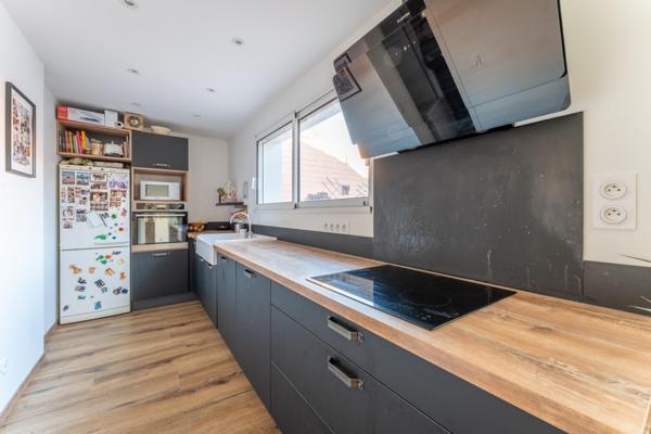 Maison de type arcachonnaise de 105 m2 - 3 chambres, jardin, abri et stationnement privatif