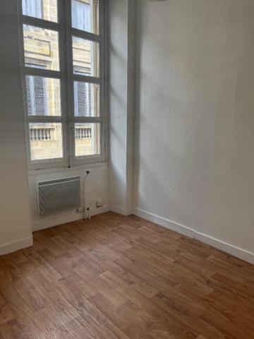 Immeuble
                                                                                                                                                
                                                                                                                                                
                                                                                                                                                
                                                    
                                                                                                                                                                                                                                                                                                                        285  m²                                                                                                                                                                                                         3 etage(s)