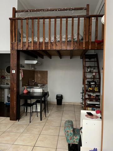 Immeuble
                                                                                                                                                
                                                                                                                                                
                                                                                                                                                
                                                    
                                                                                                                                                                                                                                                                                                                        285  m²                                                                                                                                                                                                         3 etage(s)