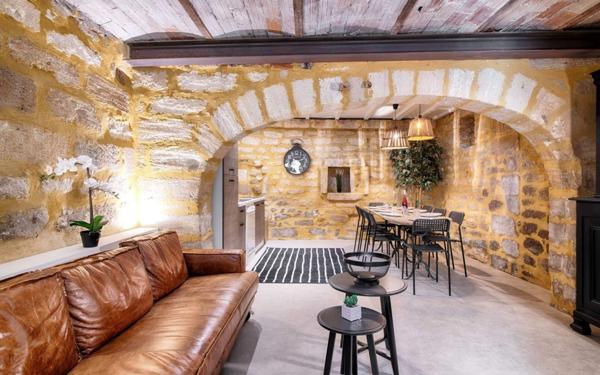 Maison à louer    4 pièces •  Villeneuve-lès-Avignon